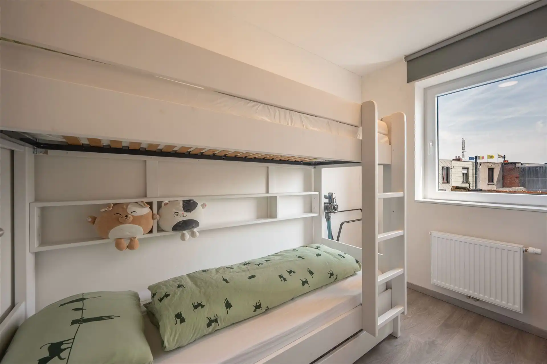 Gemeubeld appartement met 2 slaapkamers en ruim terras. foto 14