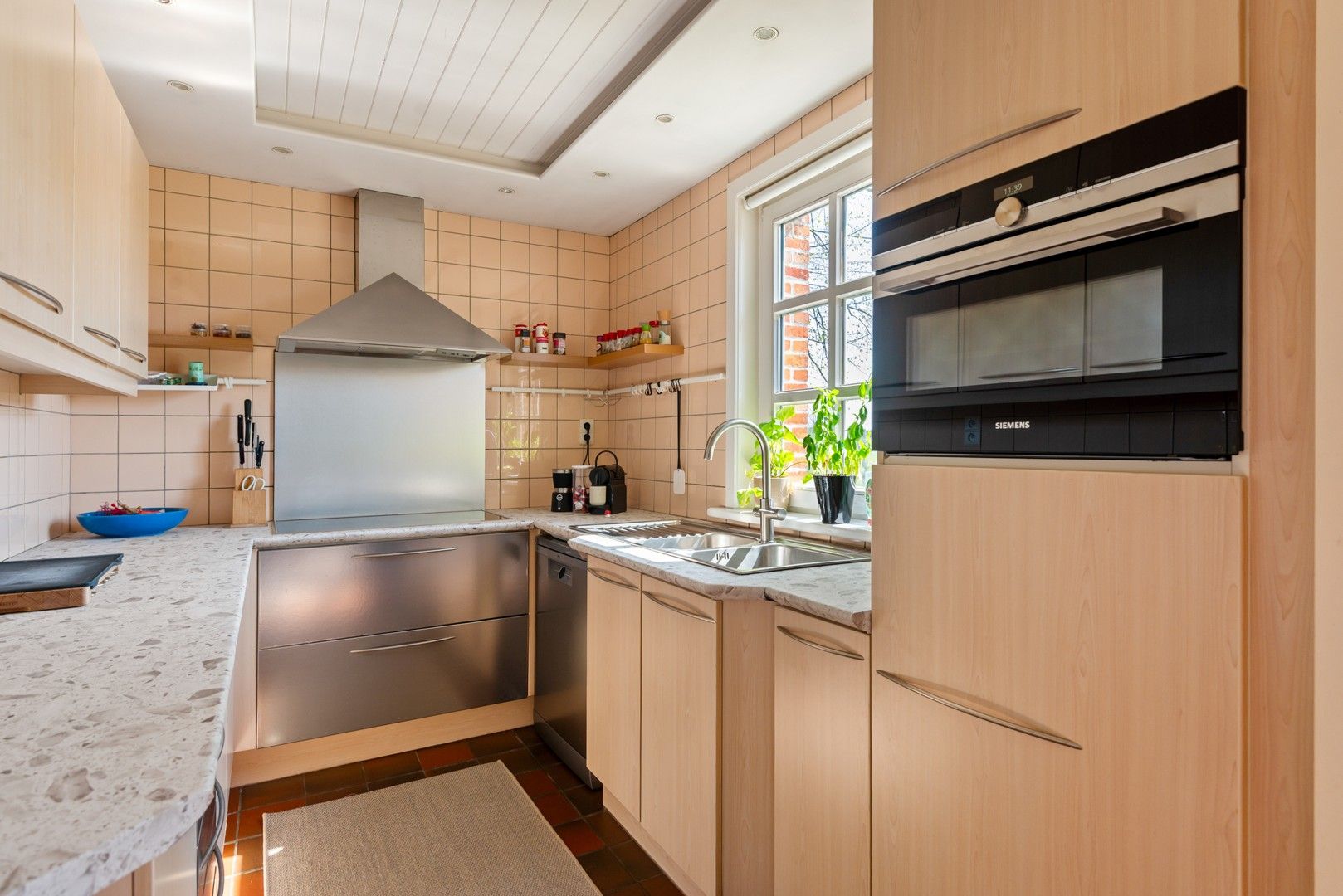 Karaktervolle hoeve op royaal perceel – ruimte, charme en eindeloze mogelijkheden foto 14