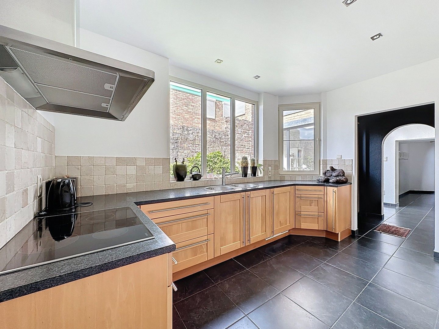 Gerenoveerde woning met zonnige tuin in het hartje van Koksijde-dorp. foto 9