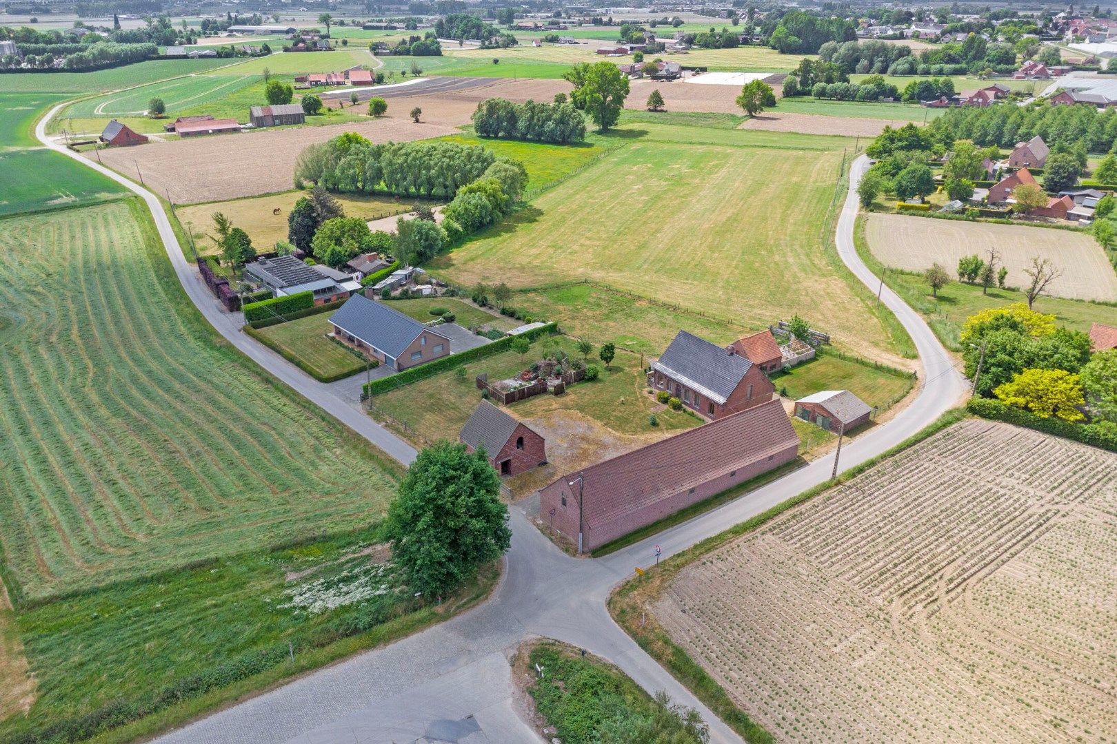 Te renoveren hoeve op 4.092 m² foto 4
