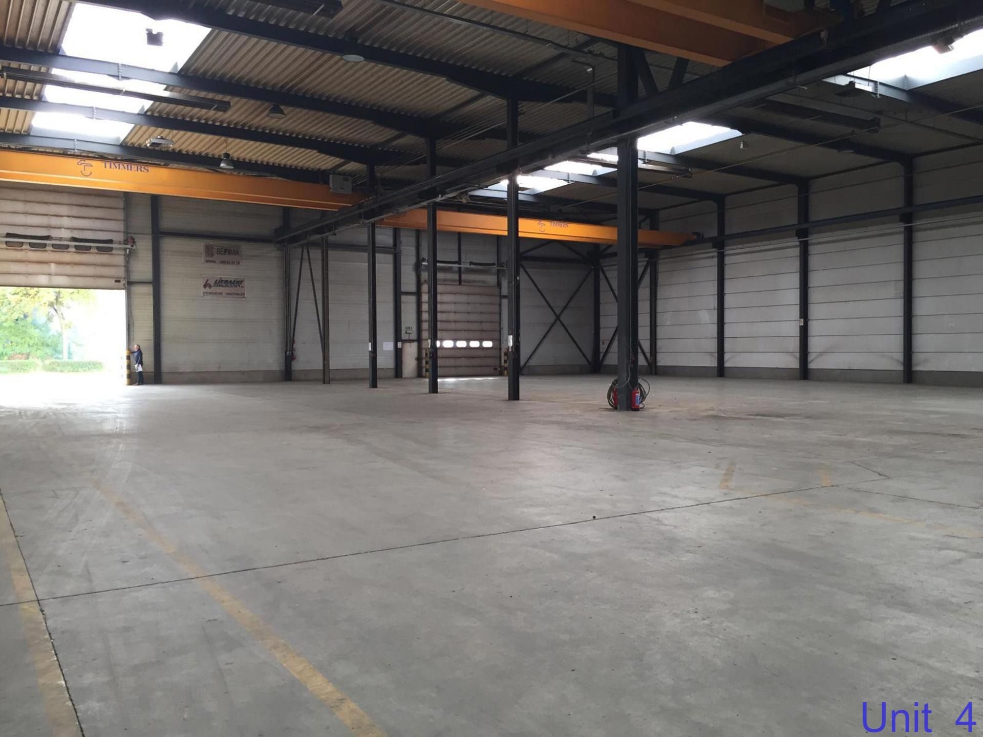 Magazijnen  te huur foto 2