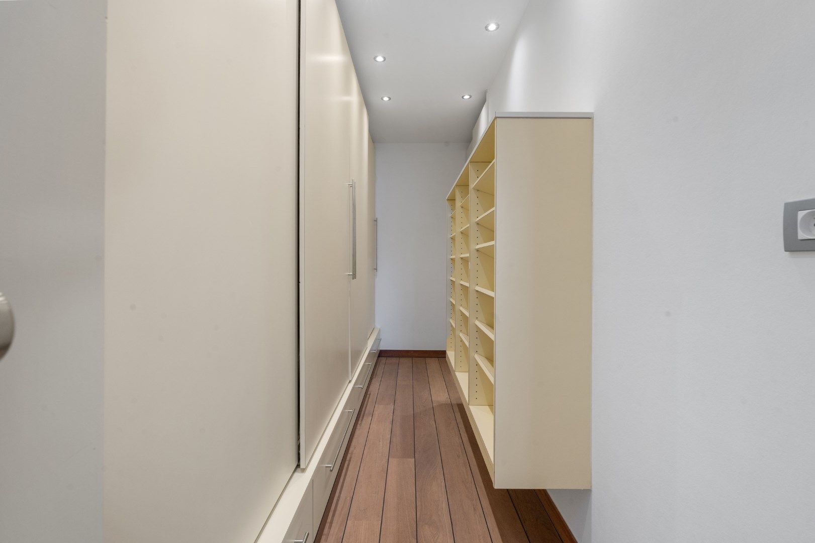 Zéér ruim en lichtrijk duplex appartement met zuidgerichte terrassen op topligging foto 11