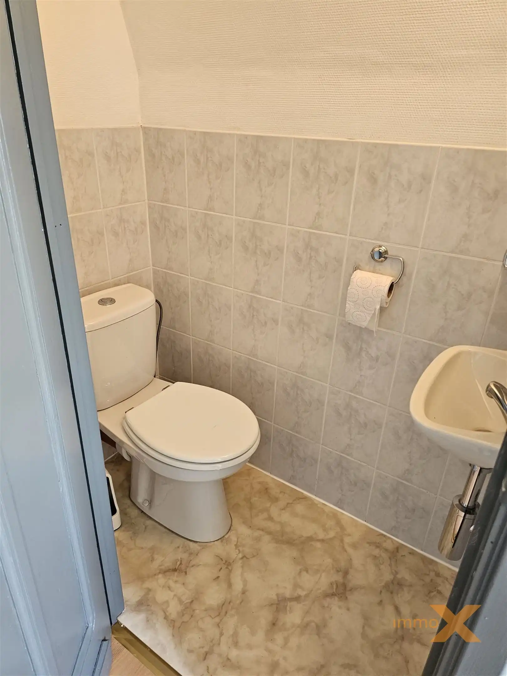 GEZELLIGE DORPSWONING MET TUINTJE foto 20