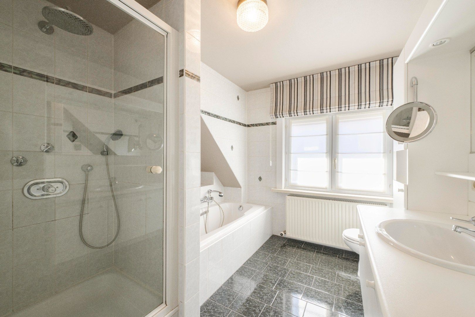 ZEER RUIME BEL ETAGE WONING MET GARAGE EN LOODS (100 m²) foto 20