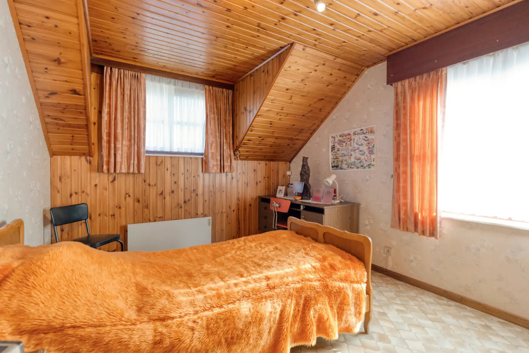 Te moderniseren ruime en solide 3-gevelwoning met grote tuin foto 21