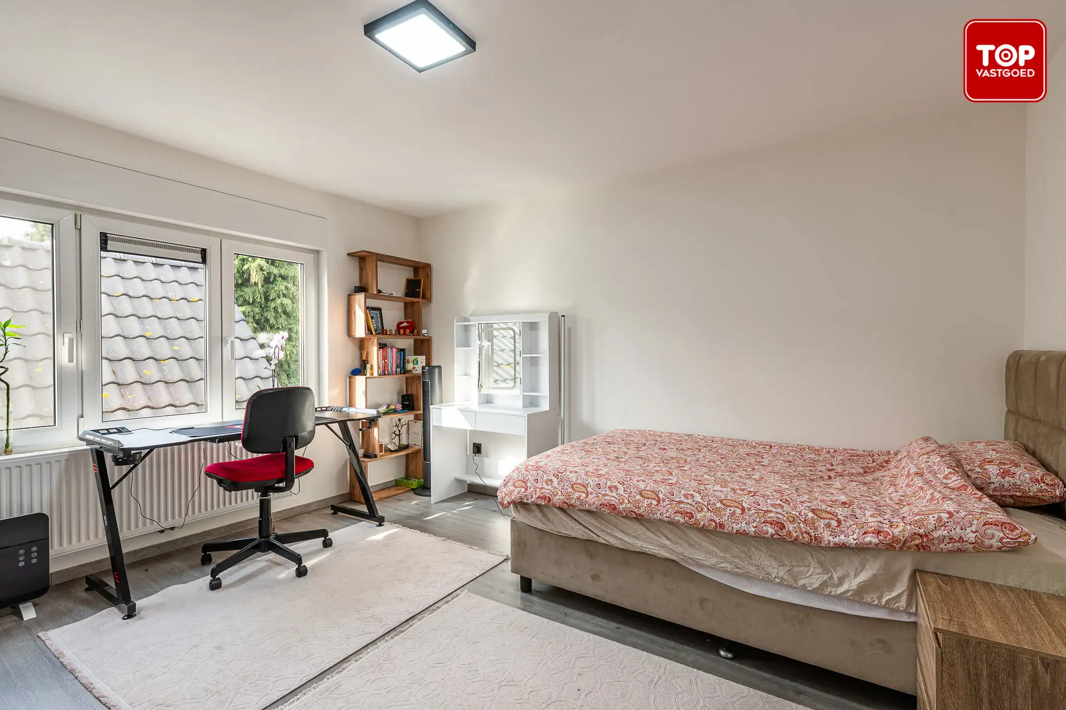 Gerenoveerde open bebouwing met 5 slaapkamers en tuin foto 13