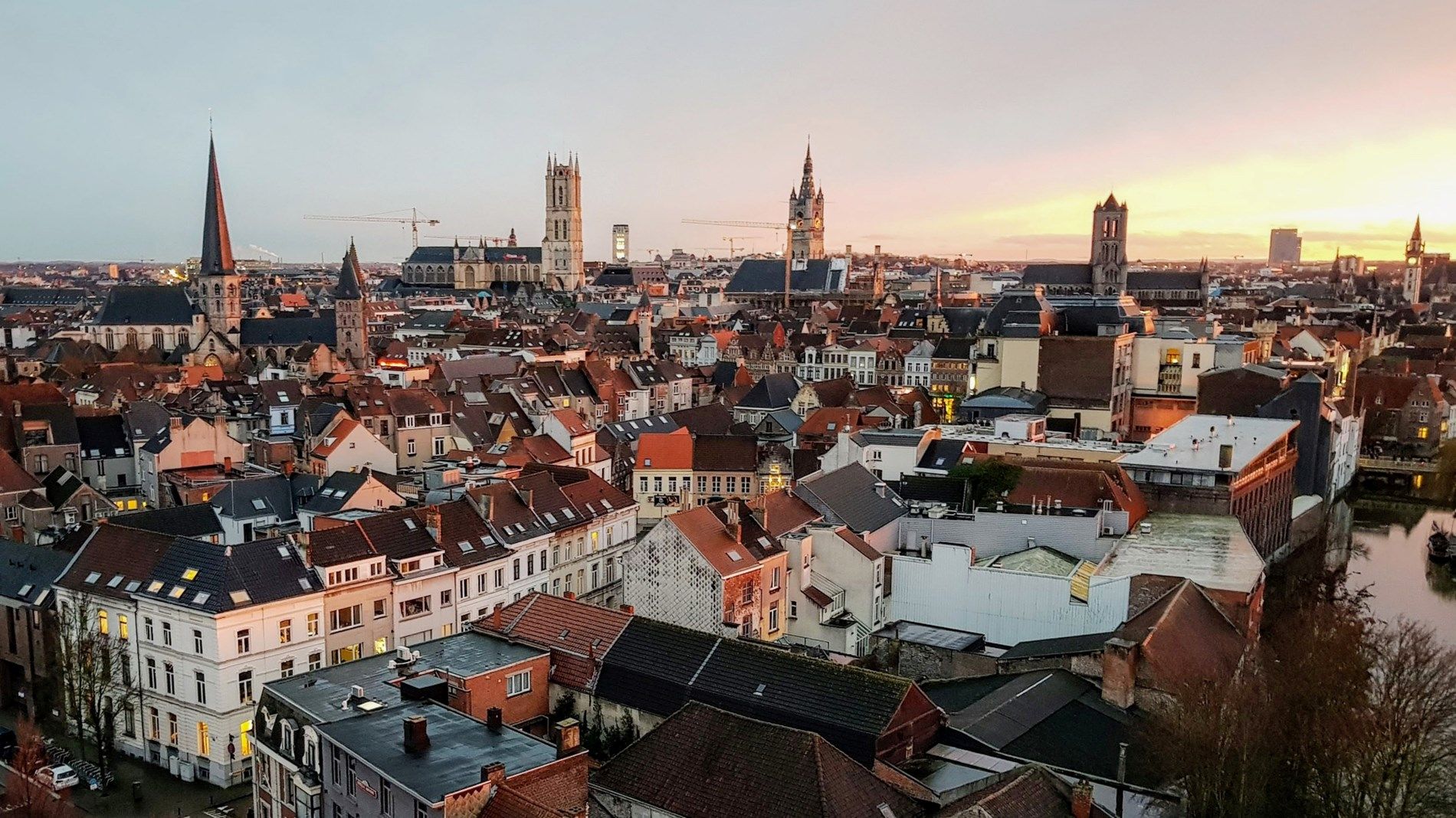 Wonen boven Gent – met zicht op de Feesten en de stad die nooit stilstaat foto 11