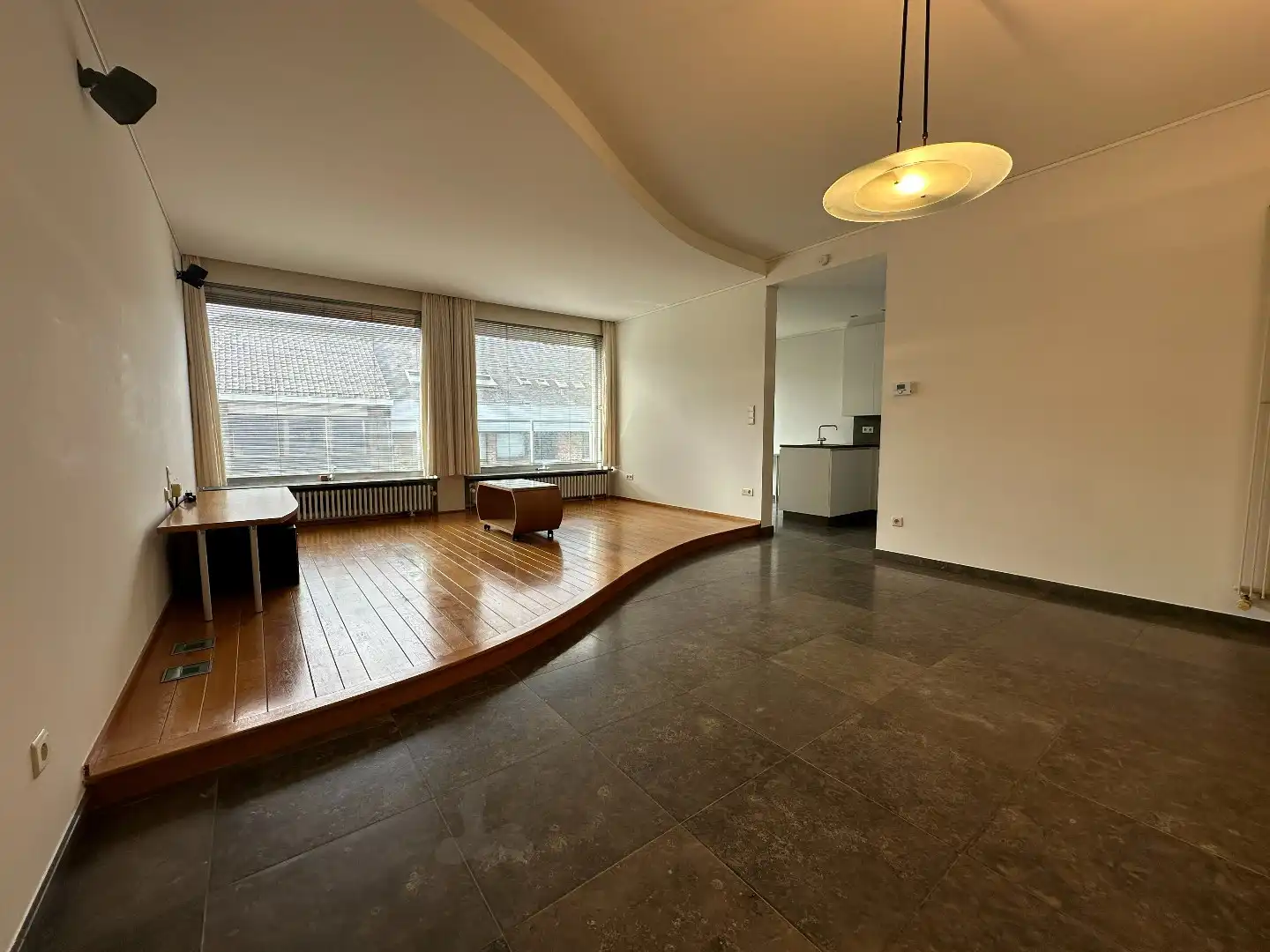 Lichtrijk 3 slaapkamer appartement met garage, centrum Torhout foto 5
