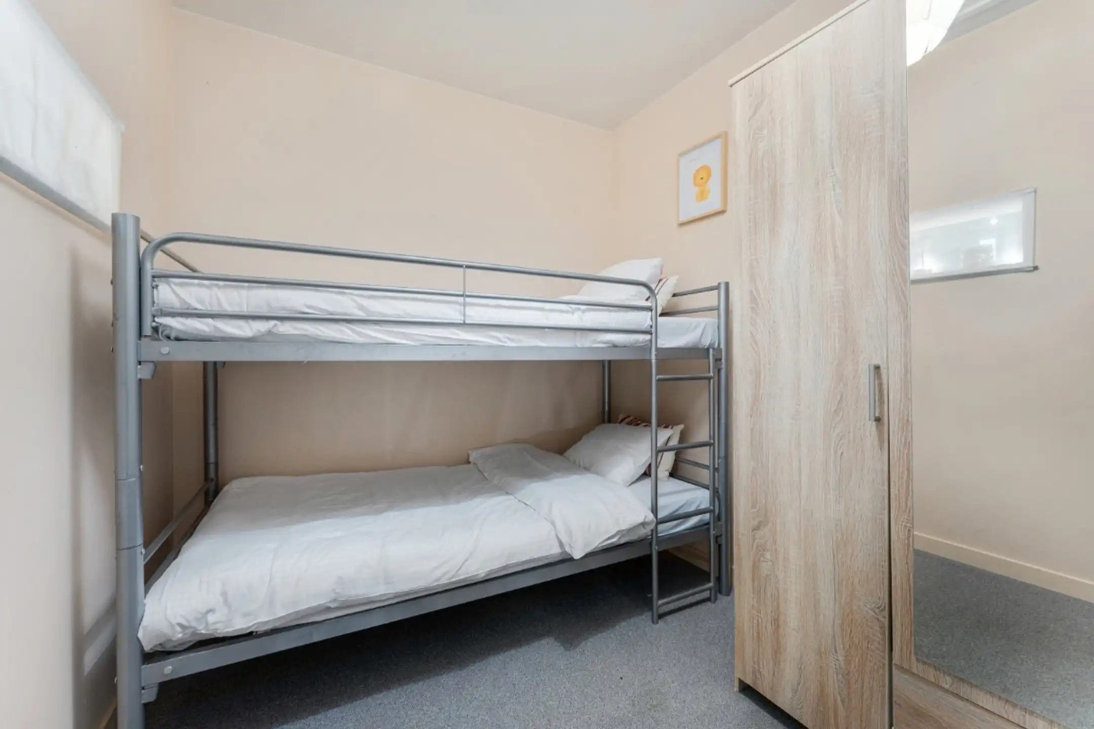 Zeer ruime woning met 5 slaapkamers, veel potentieel. foto 28