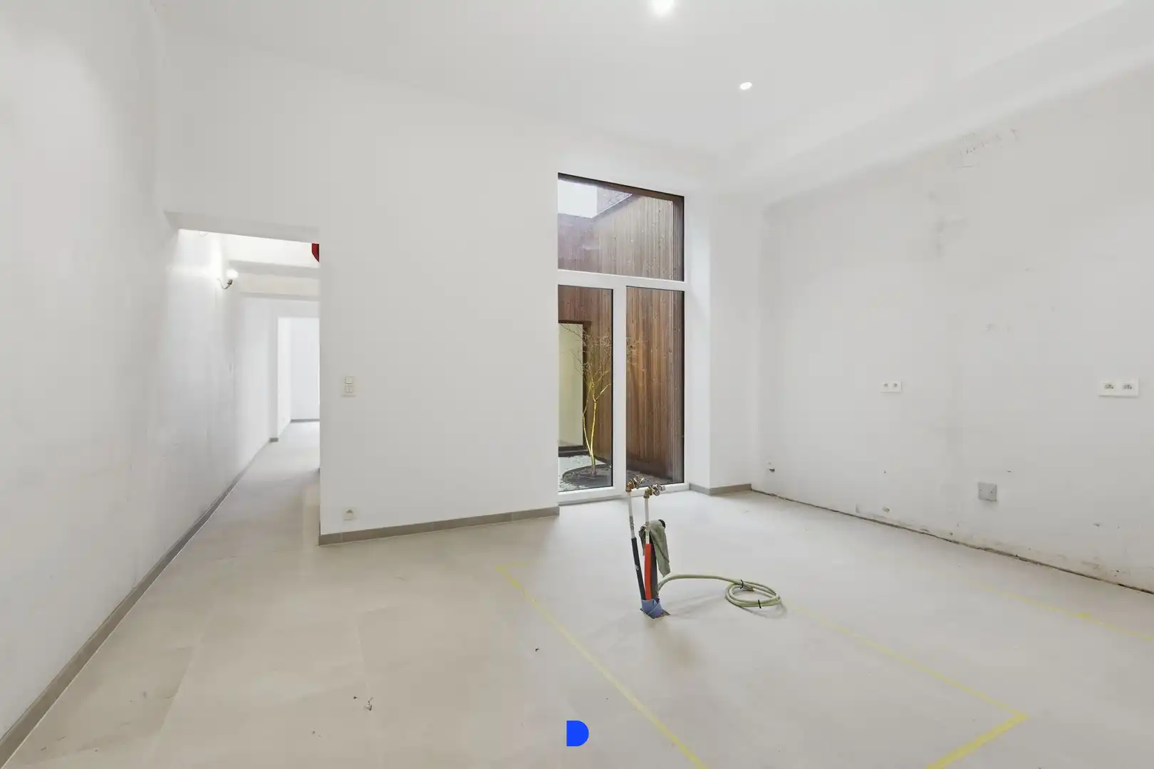 Stijlvol gerenoveerde woning met lichtrijke leefruimtes en tuin foto 9