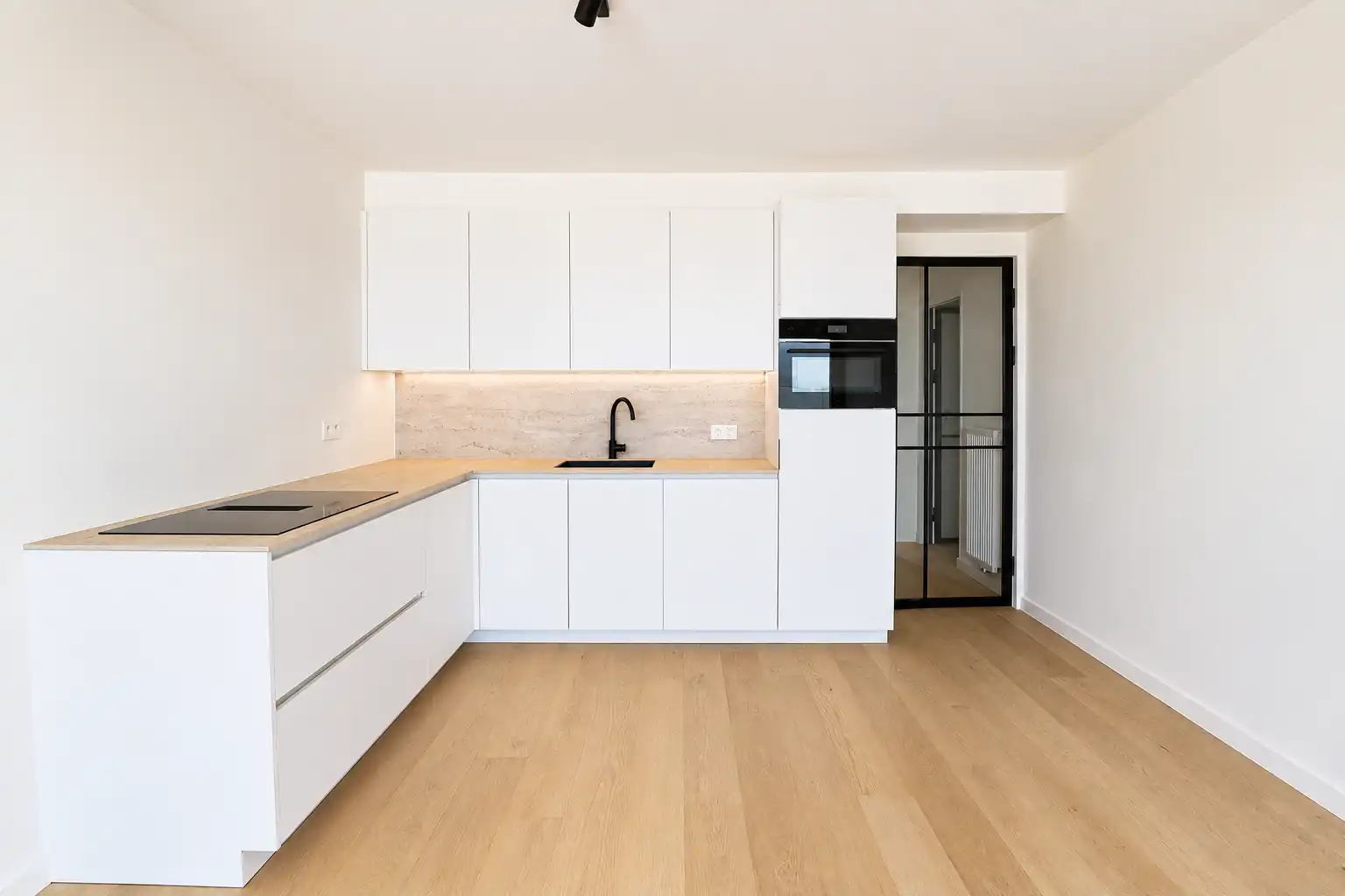 Instapklaar appartement met prachtig zicht op zee. foto 2