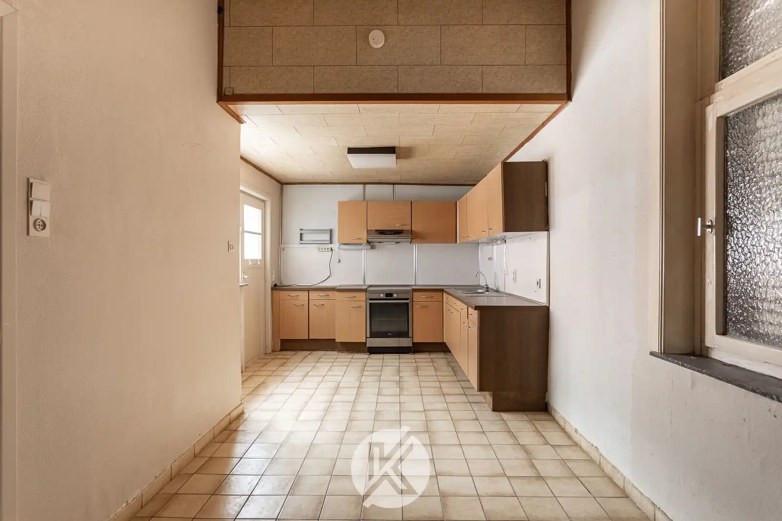 Te renoveren woning met groot volume foto 5