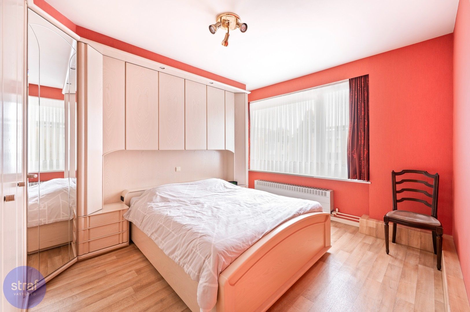 Bel-etage met drie ruime slaapkamers en een gezellige tuin foto 9
