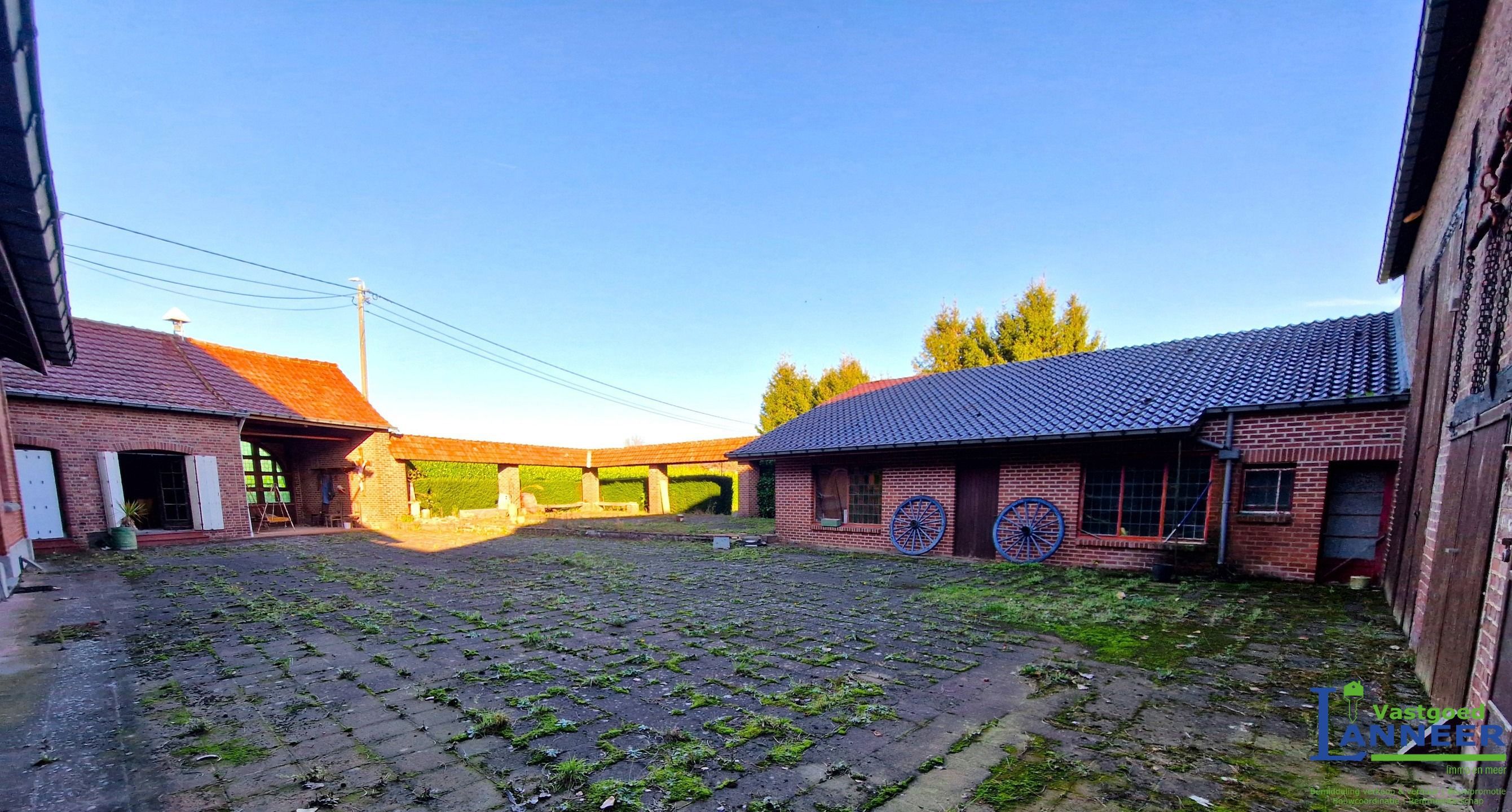Hoeve met binnenplein, schuur, weides en bos op 3ha79a35ca foto 4