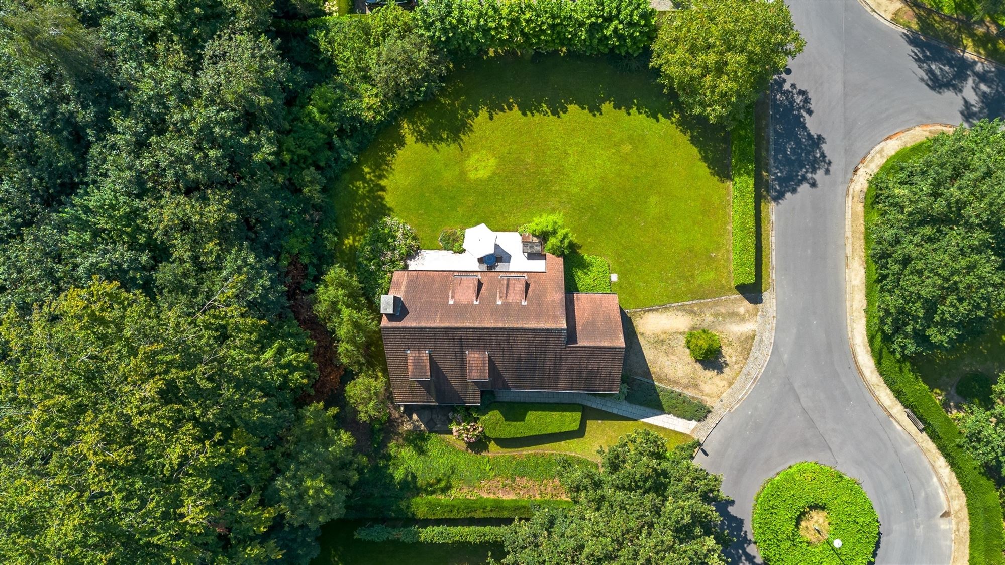 Exclusieve vrijstaande villa te koop op een schitterende, groene locatie foto 6