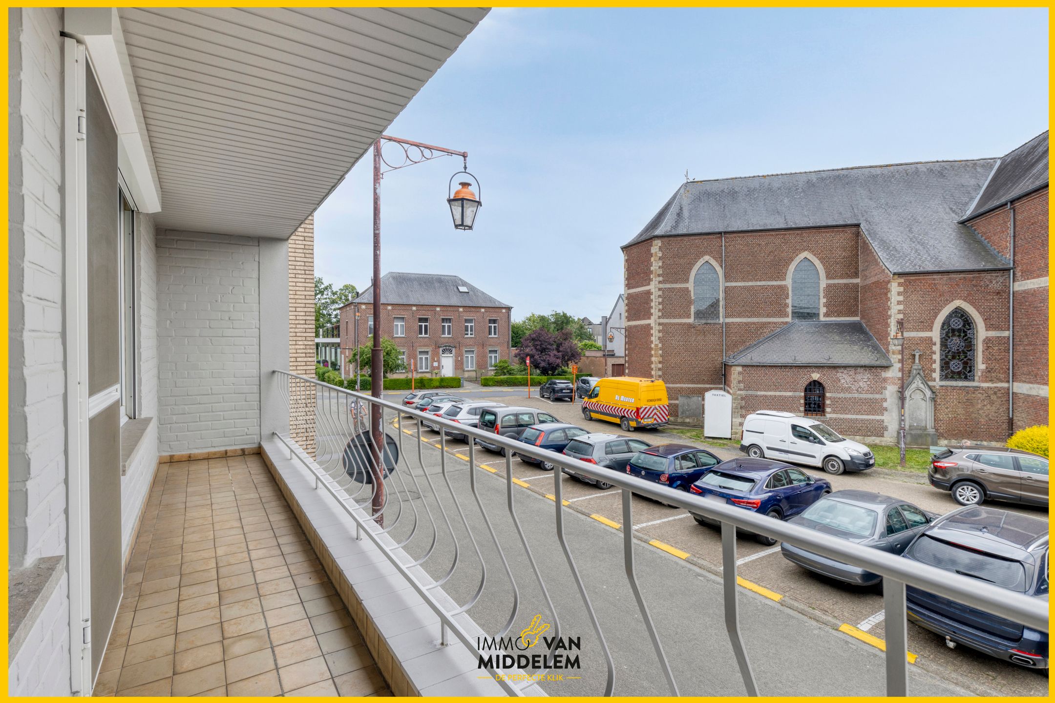 STARTERSWONING MET 2 KAMERS GARAGE EN KOER  foto 12