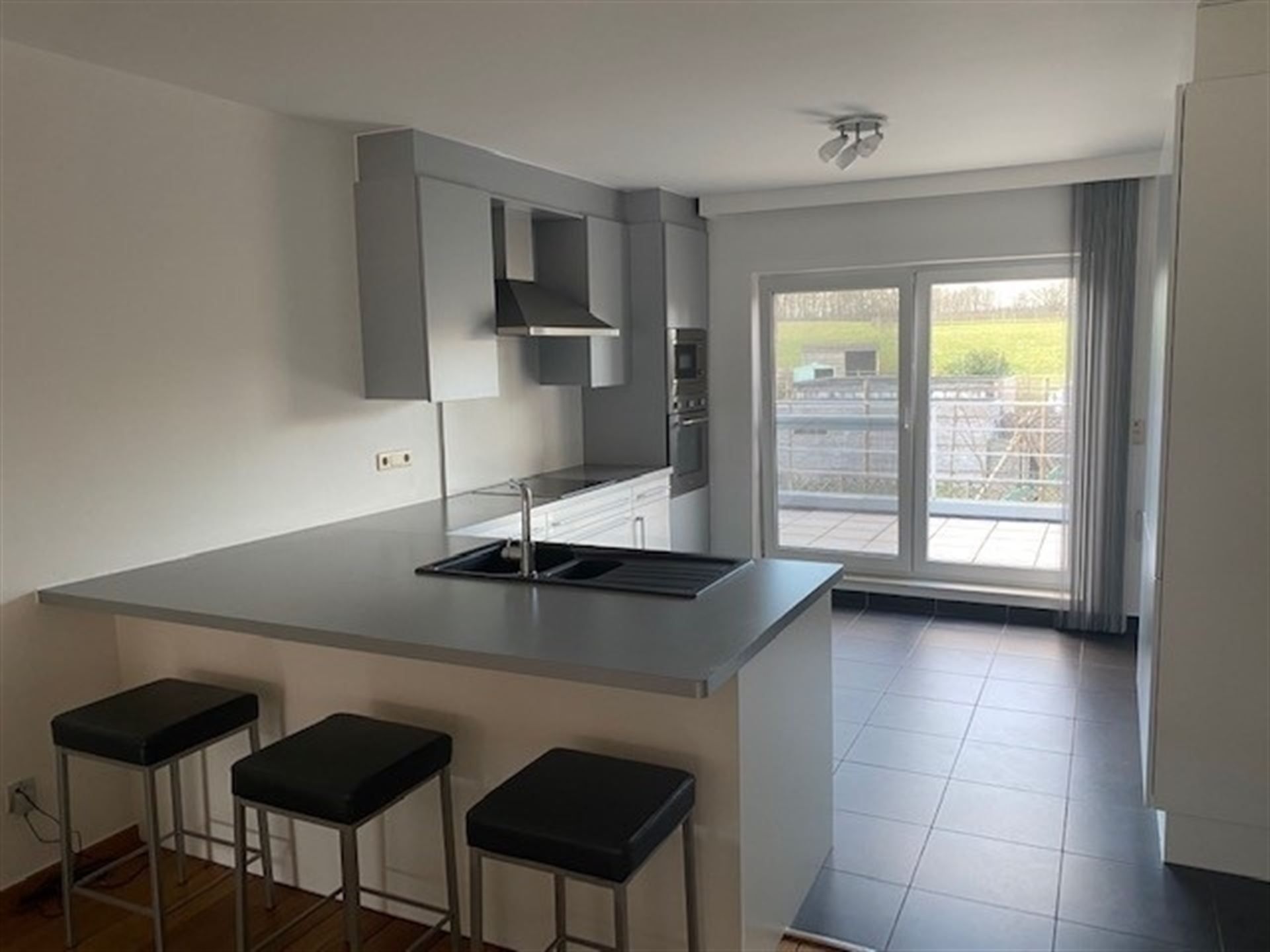 Prachtig duplex appartement met 3 slaapkamers en ruim terras foto 2