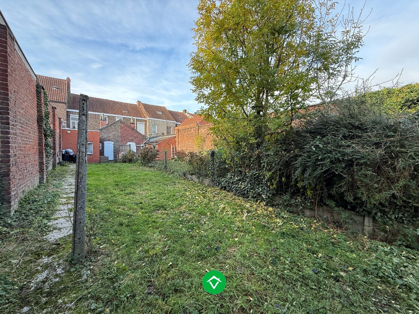 Gezellige rijwoning met 2 slaapkamers en tuin te centrum Roeselare foto 11