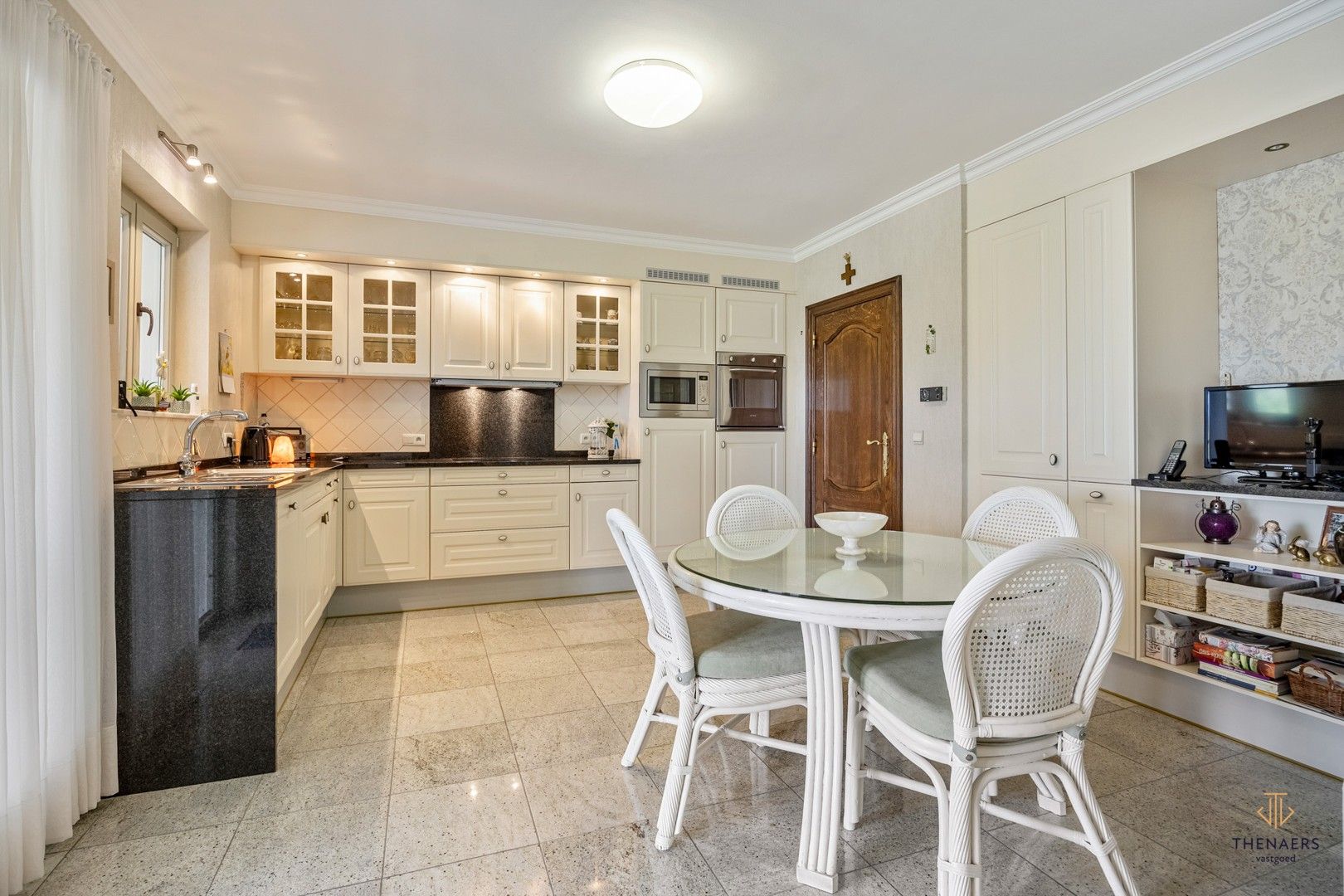 Mooi verzorgde landelijke woning met 3 slaapkamers. foto 10