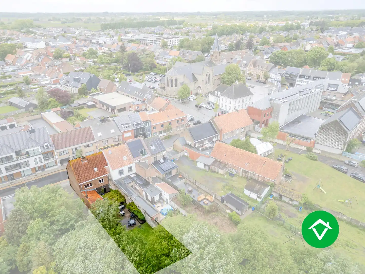 Handelswoning met goeddraaiende frituur te koop in centrum Eernegem foto 3