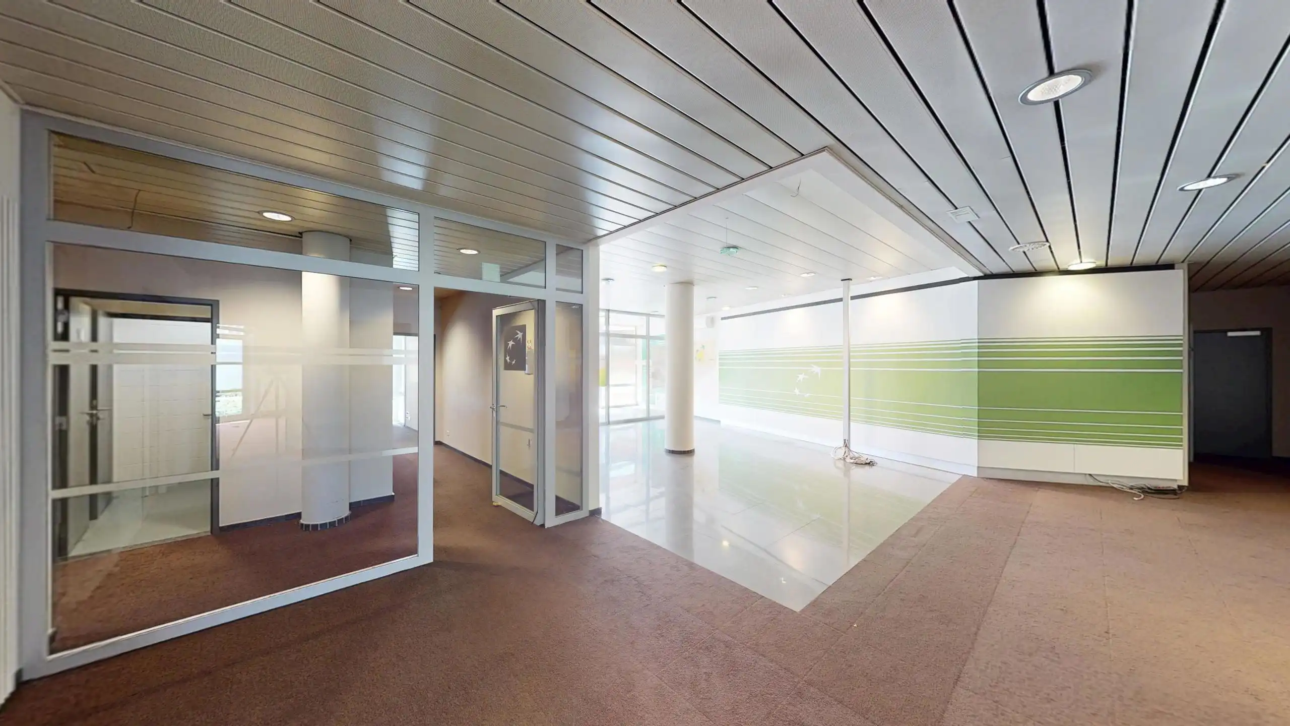 Zeer ruim kantoor op commerciële locatie in centrum Beringen foto 10