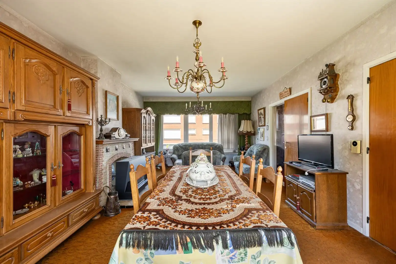 Te renoveren bel-etage met 3 slaapkamers op ca. 179m2 foto 10
