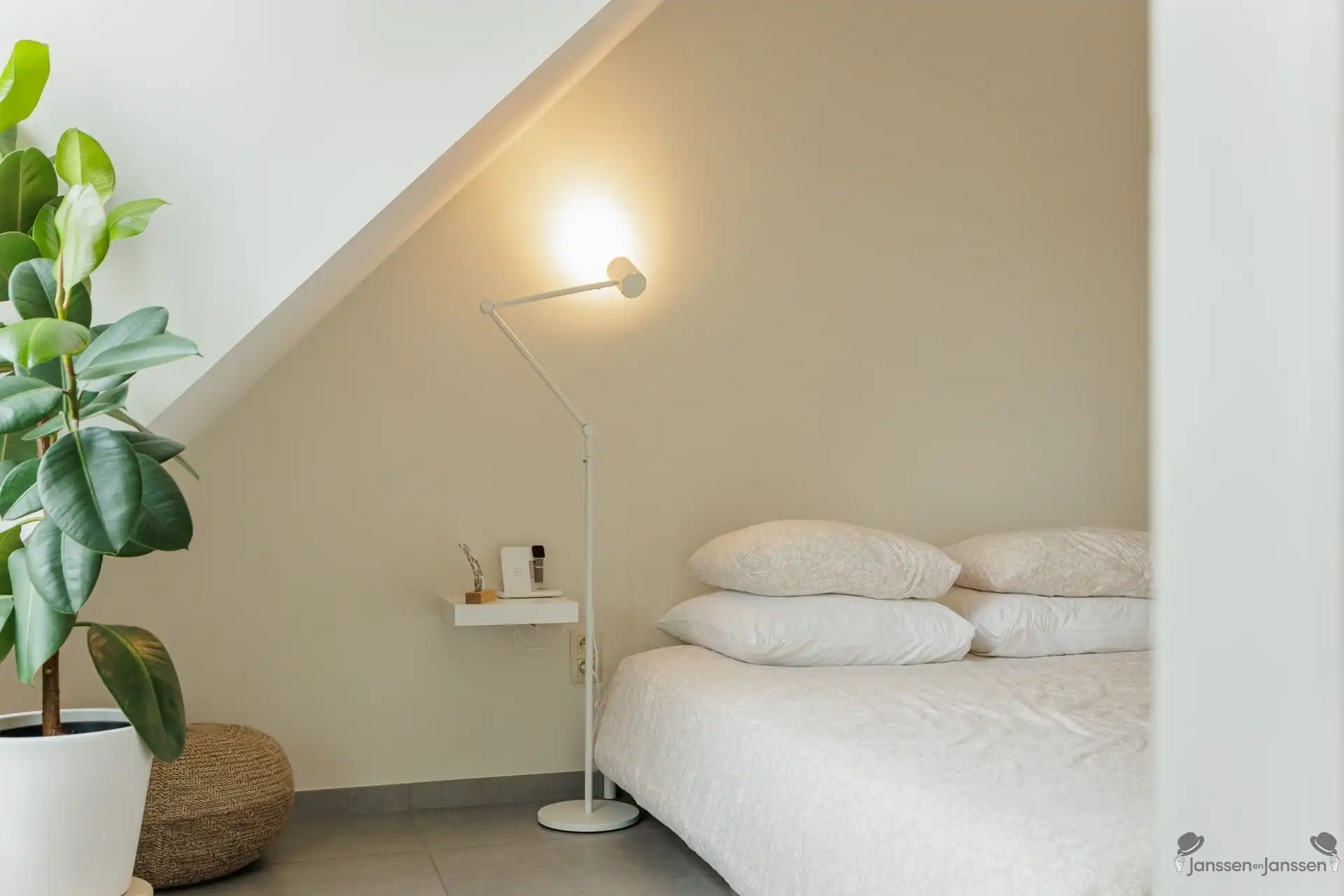 Mooi appartement met schitterend uitzicht en groot terras en parkeerplaats foto 9