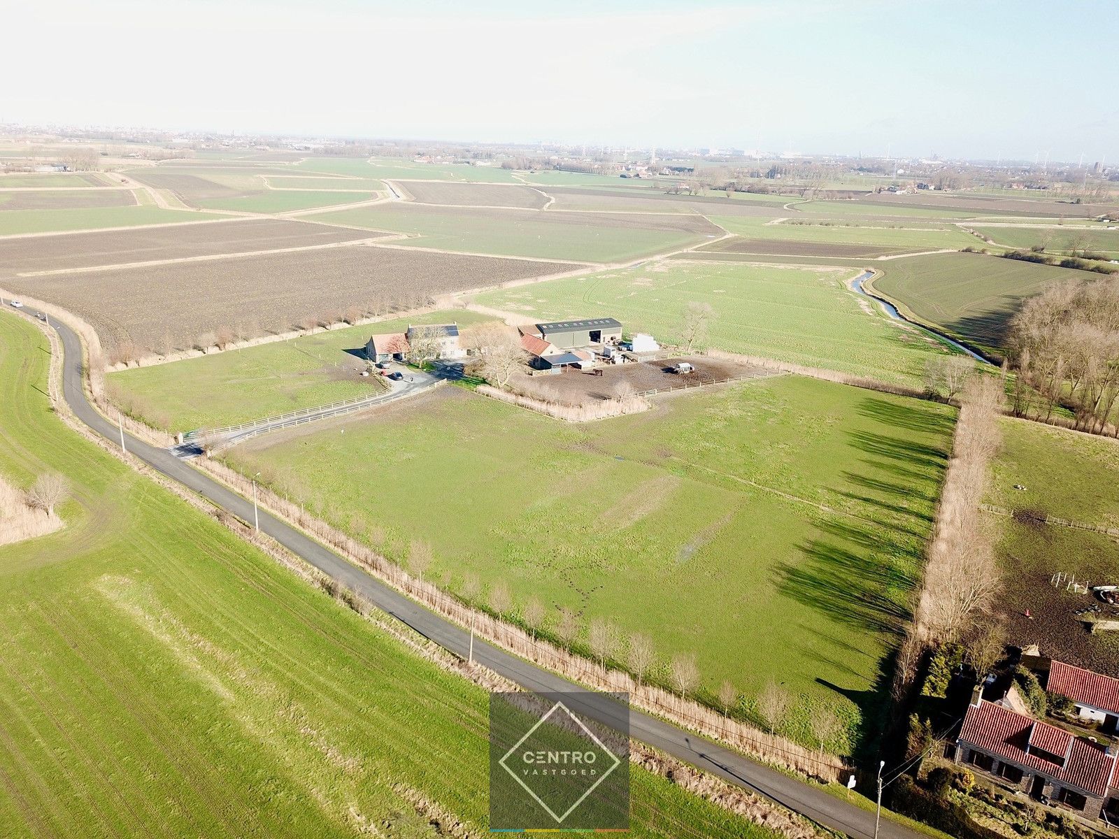 UNIEK gelegen hoeve op TOPligging te Zuienkerke! foto 3