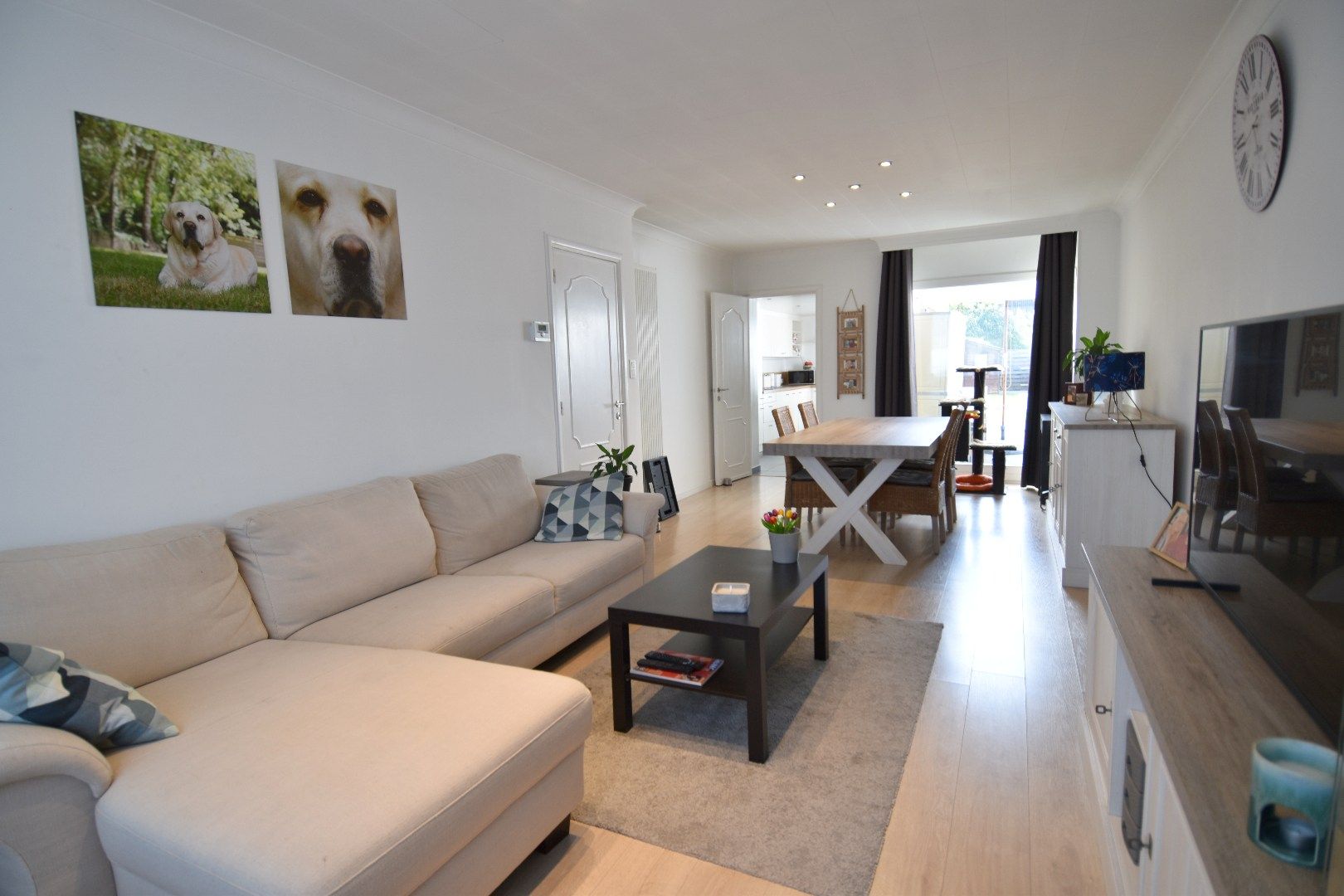 Volledig vernieuwde woning met twee slaapkamers en centrale ligging foto 2