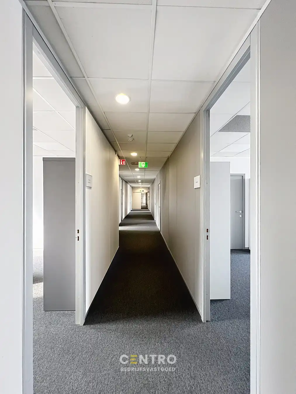 Instapklare KANTOORRUIMTE (± 700 m²) - ALL-IN formule (huur, verbruik, randaccomodatie, etc.) te IEPER. foto 11