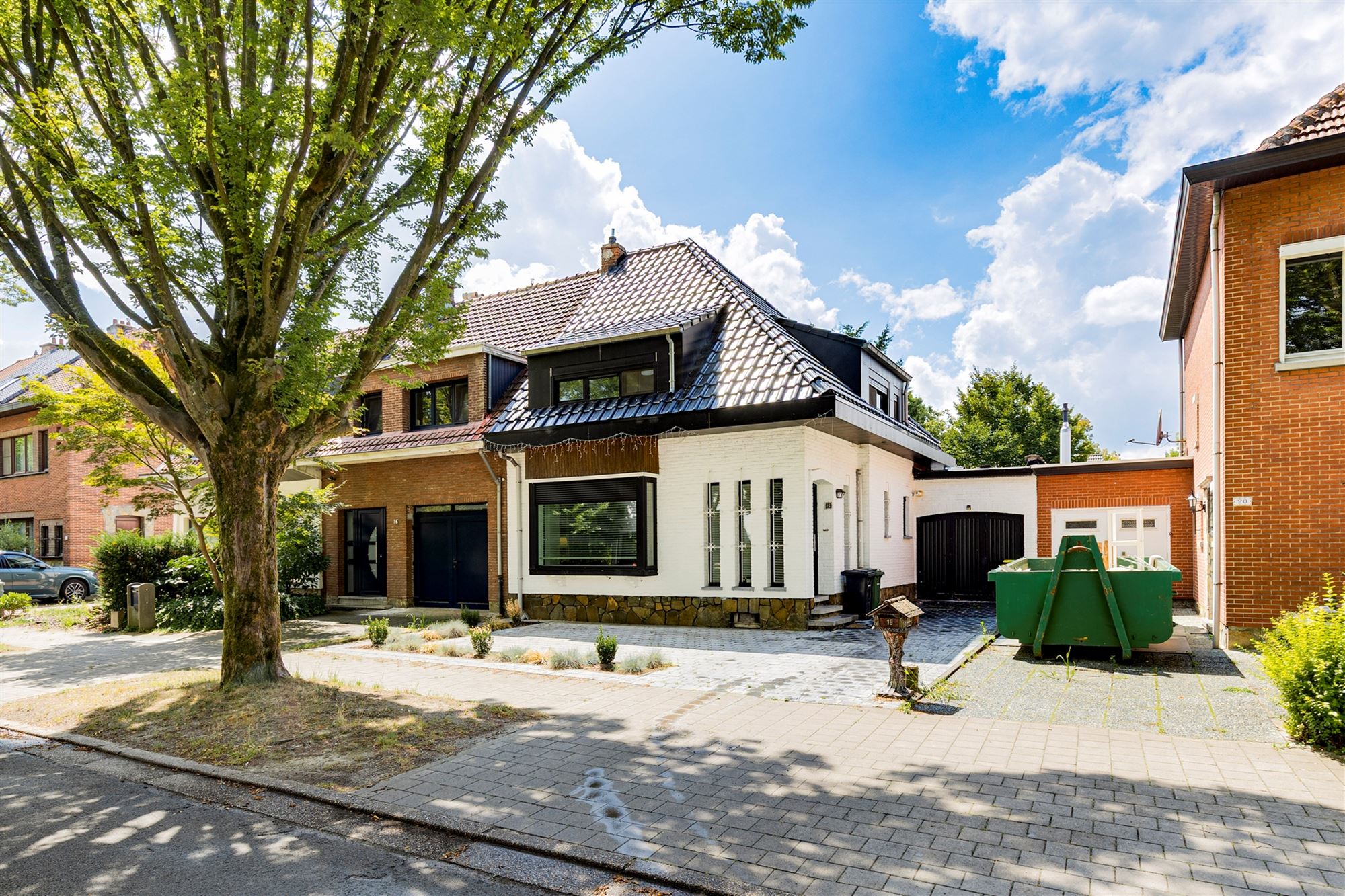 HOB met 2 à 3 slaapkamers in groene Elsdonck, Edegem foto {{pictureIndex}}
