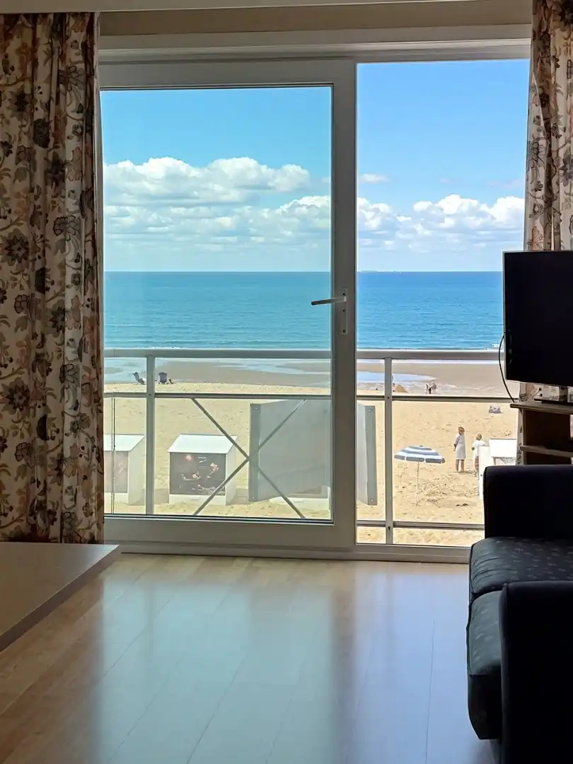 Te koop: instapklaar appartement op de zeedijk in Sint-Idesbald foto 8