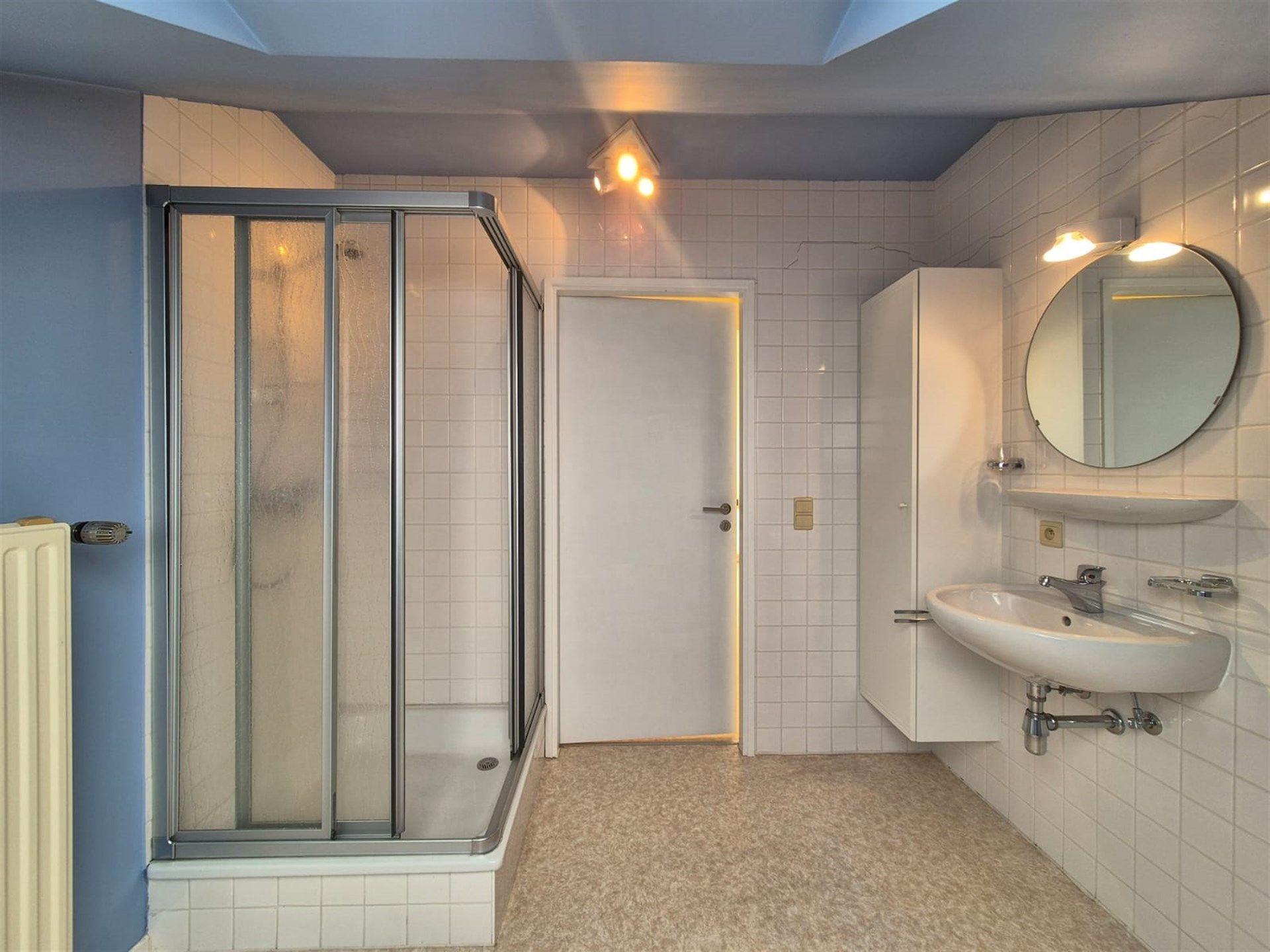 Gunstig gelegen ruime villa in groene omgeving.  foto 30