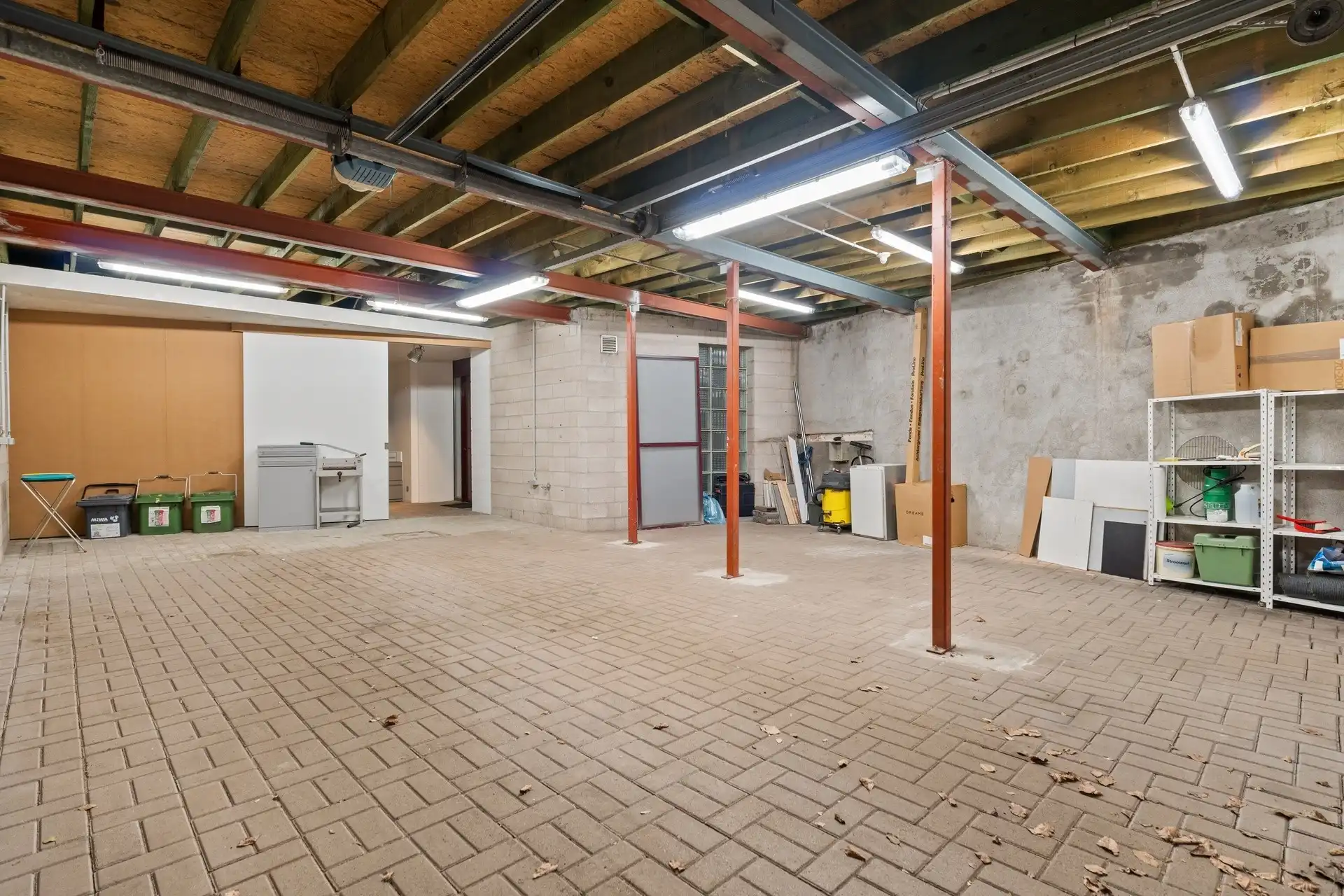 Zeer ruim duplex appartement met groot terras, beroepsruimte en garage van 70m² foto 25