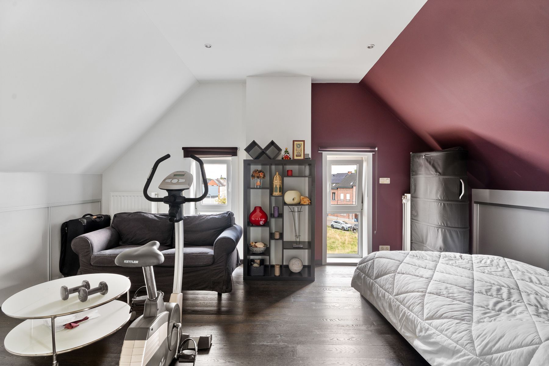 Lichtrijke woning met ruime indeling en sterk potentieel foto 16