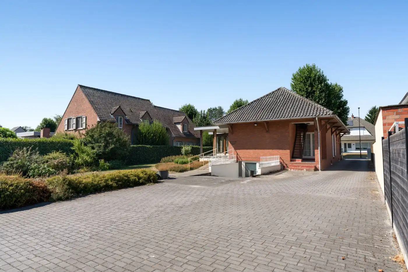 Vrijstaande laagbouwwoning met 3 slpk., garage en prachtige tuin foto 29