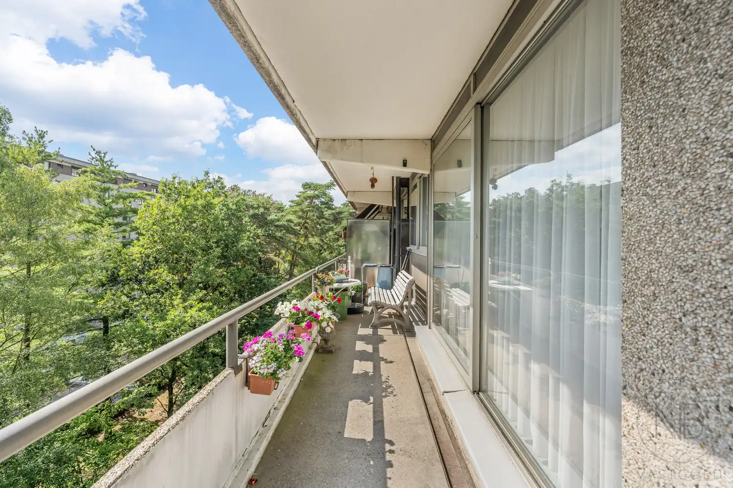 Goed gelegen appartement met 3 slaapkamers foto 17