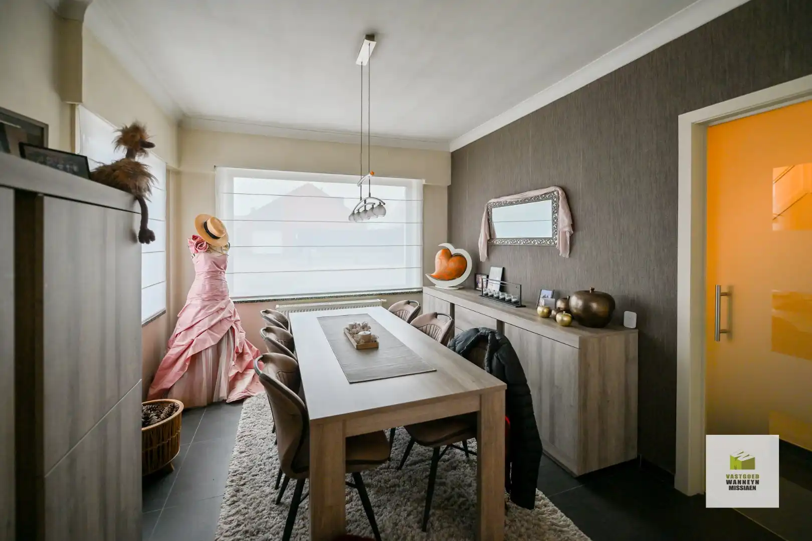 Rustig gelegen halfopen bebouwing, 594 m² opp met 3 slaapkamers foto 3