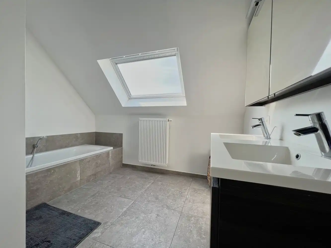 Lichtrijke, unieke gezinswoning (4 slpks) +zonnige tuin foto 8