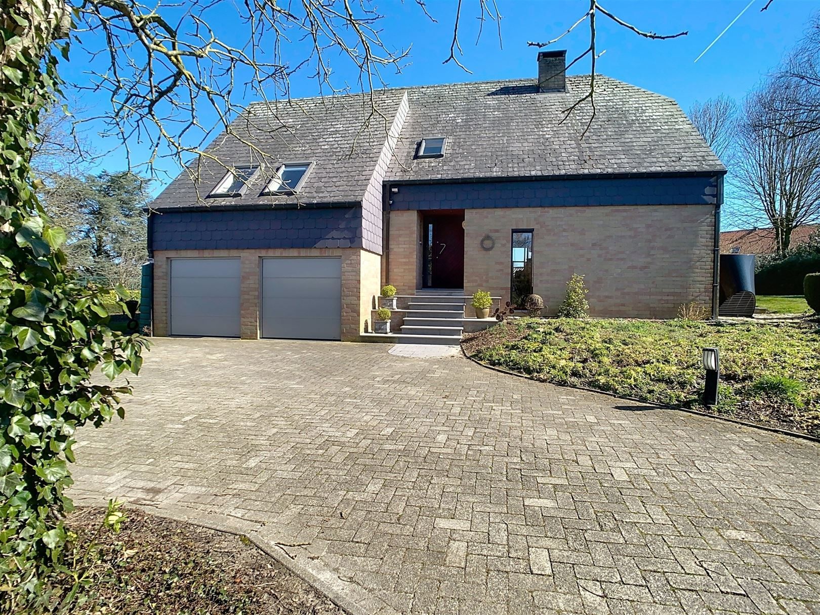 Ruime vrijstaande woning, 4 slpks, garage, tuin, 26a 17ca foto 3