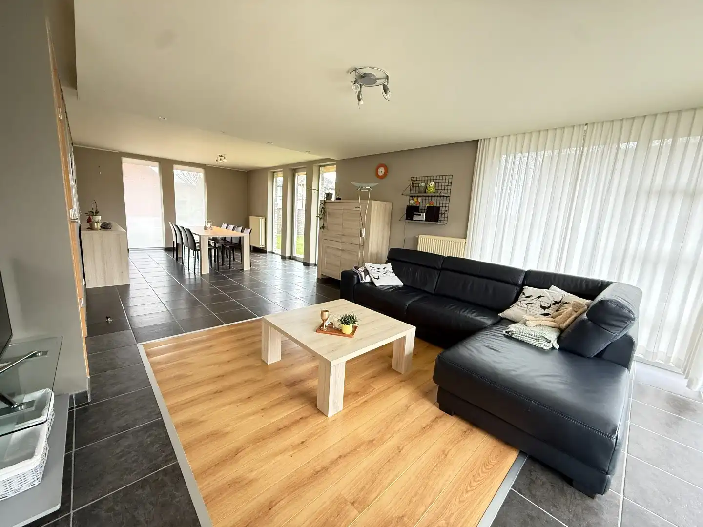 Rustig gelegen alleenstaande woning met mooi ingerichte tuin en 3 slaapkamers  foto 4