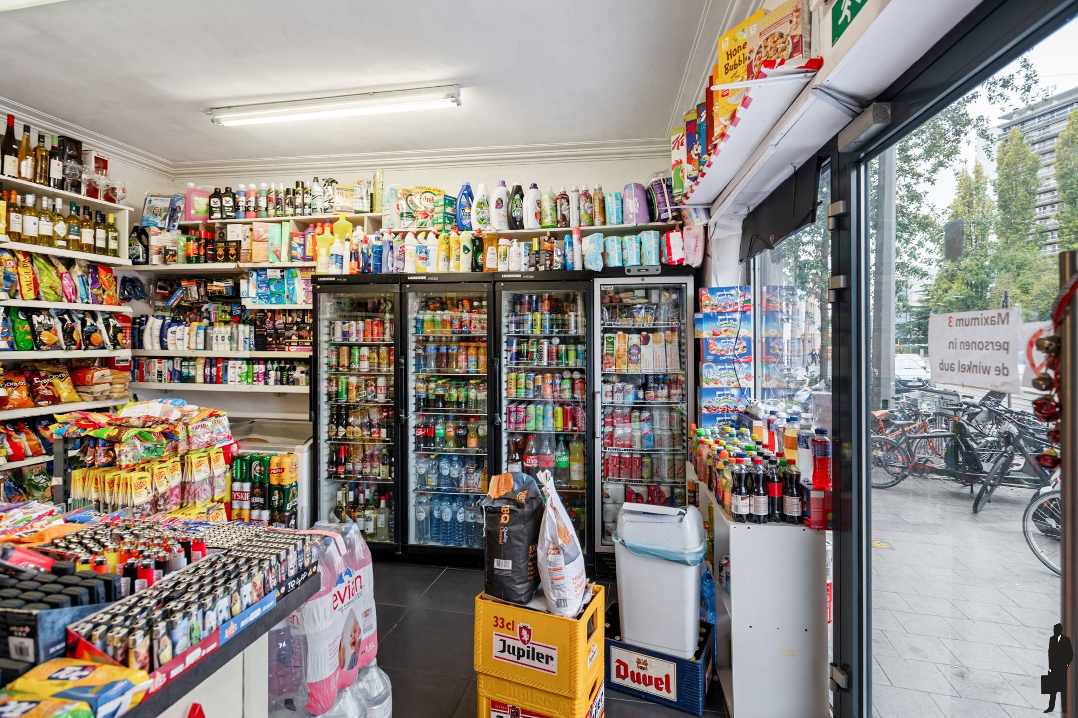 Lichtrijk gelijkvloers appartement op toplocatie in Deurne! foto 3