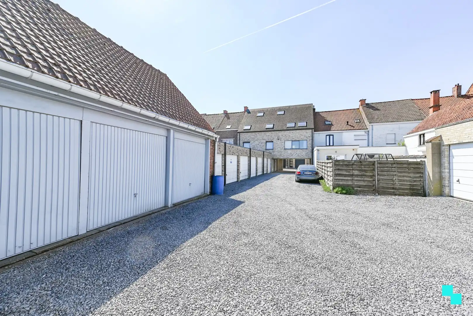 Centraal gelegen garagebox te Izegem foto 6