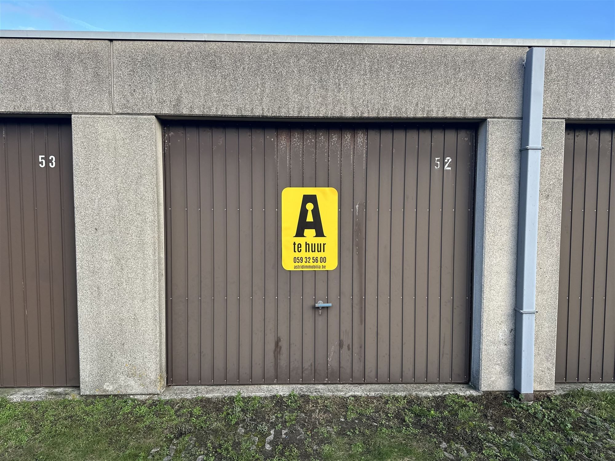  Gelijkvloerse garagebox centrum Bredene - Duinen foto {{pictureIndex}}