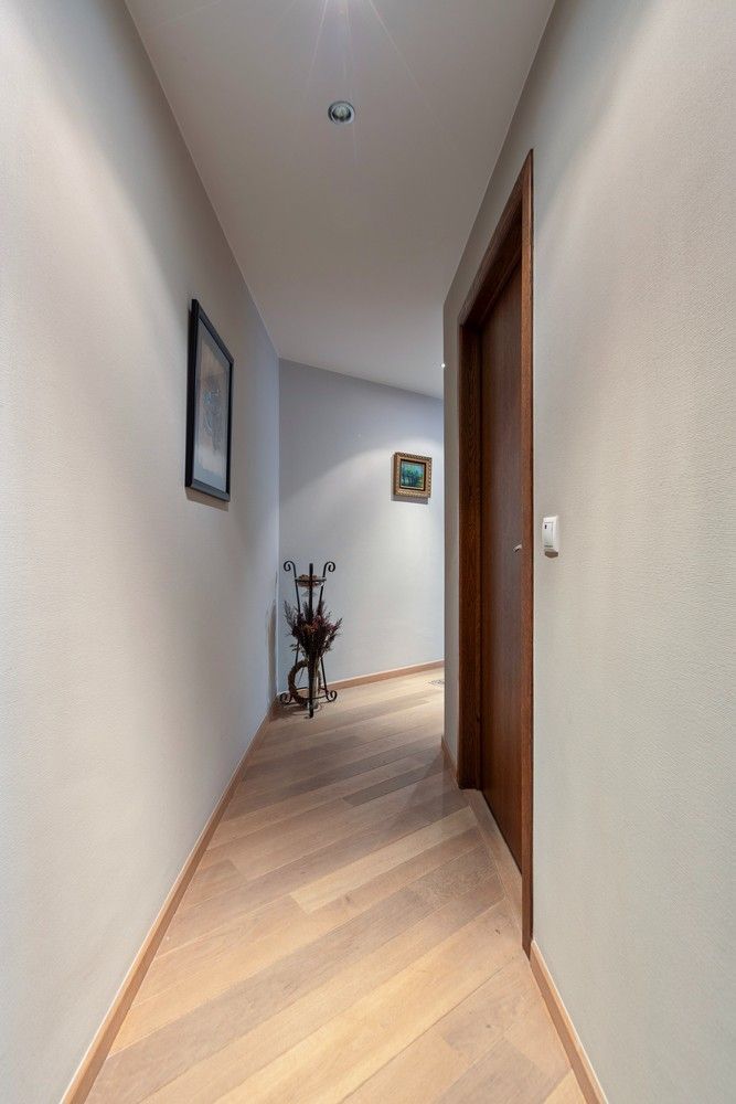 Ruim en stijlvol appartement met 2 slaapkamers, terras en 1 parkeerplaats foto 9