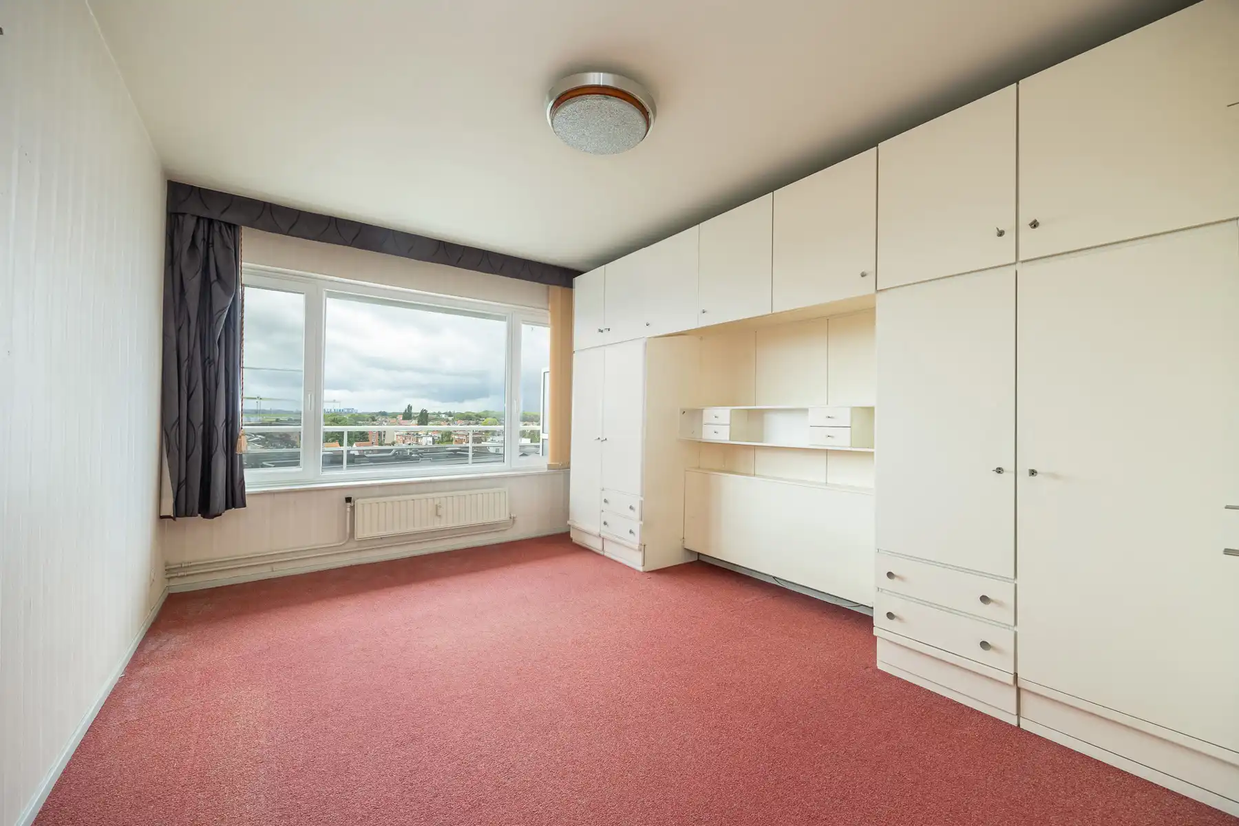 Ruim appartement met balkon en open zicht! foto 3