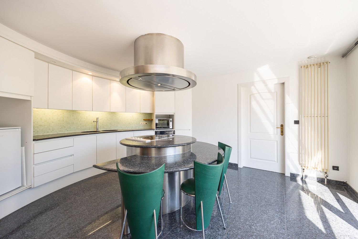 Villa op een uniek perceel van 1 hectare met vijver en zwembad foto 13