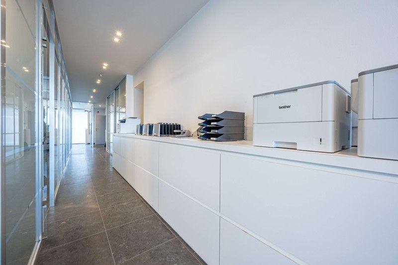 117 m² kantoorruimte TE KOOP in OOSTROZEBEKE! foto 4