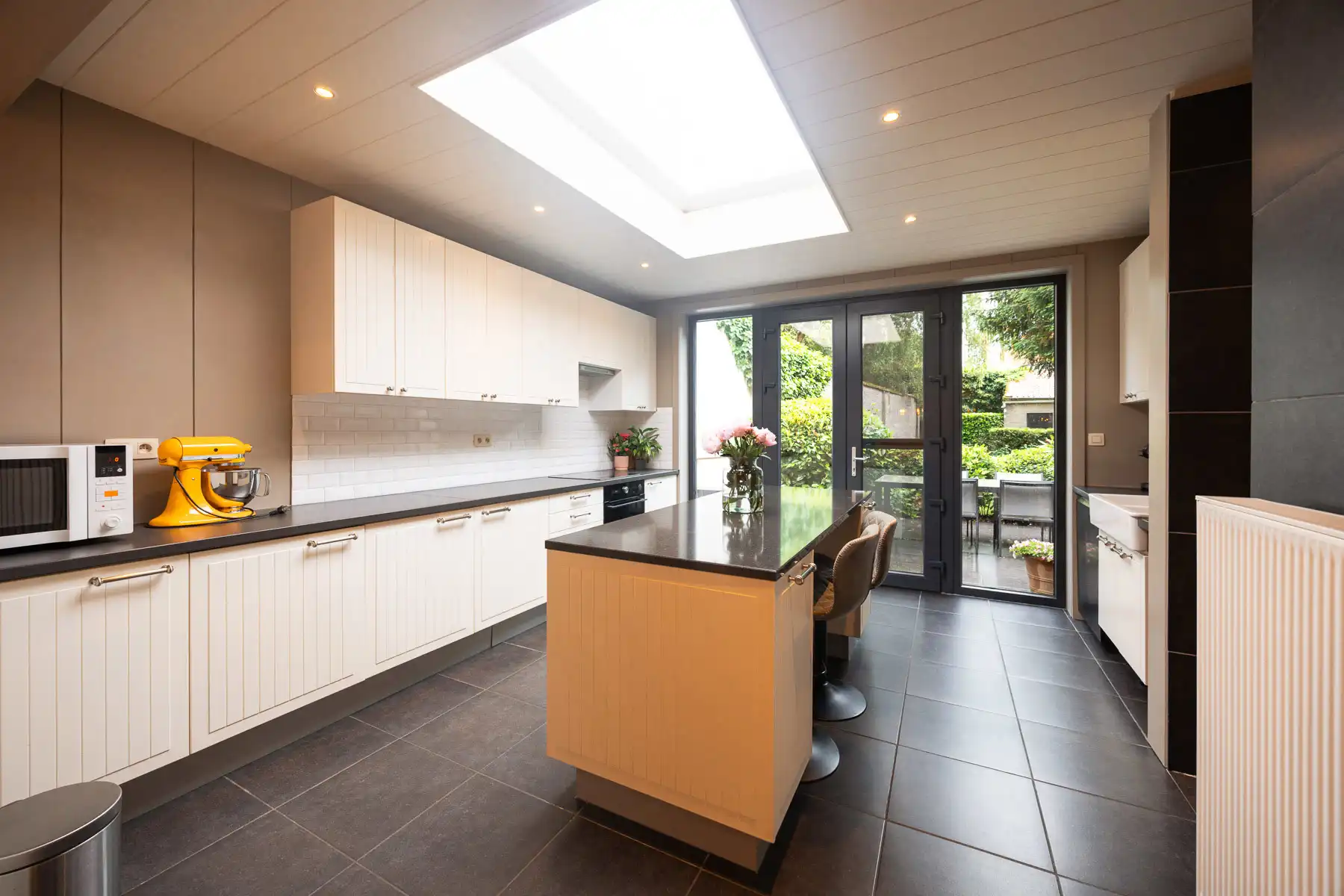 Ruime herenwoning met prachtige tuin in hartje Mechelen foto 8