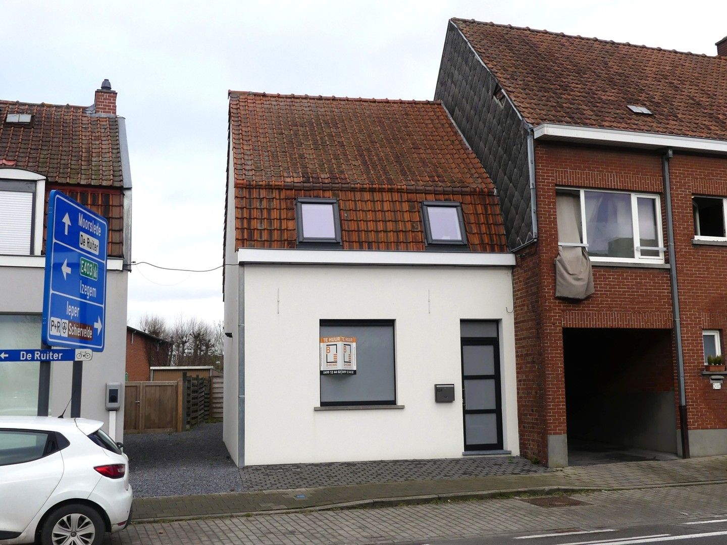 Totaal gerenoveerde woonst met 3 à 4 slaapkamers en grote tuin - nabij centrum foto {{pictureIndex}}